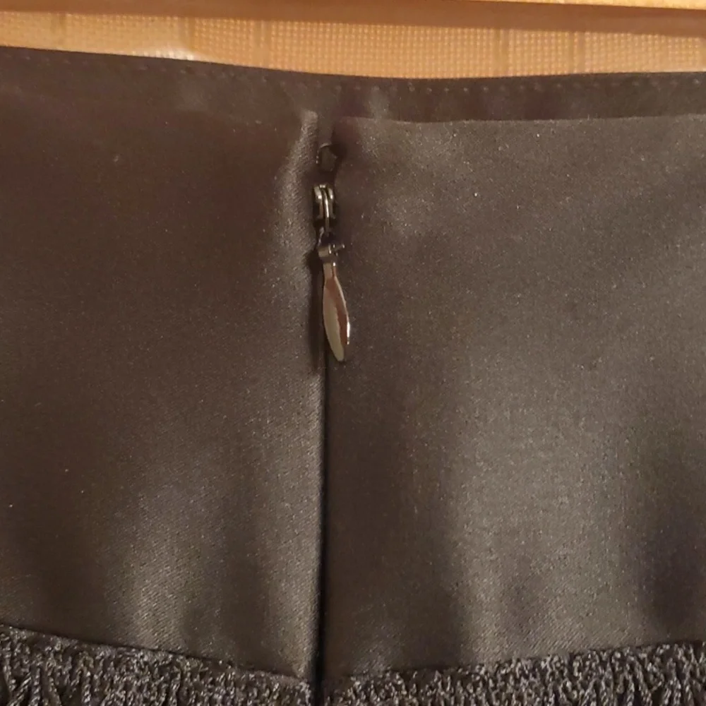 Express Skirt Women's Size 10 Elegant Black Fringe Skirt - Picture 4 of 7